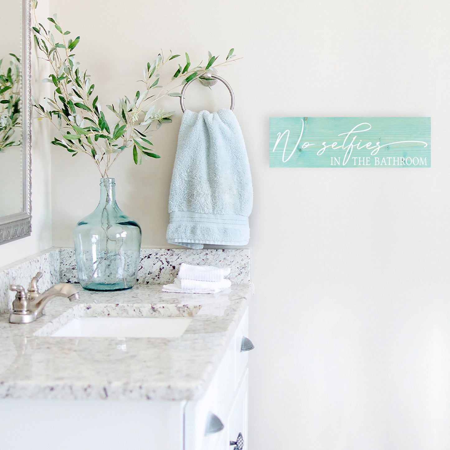 Bathroom Funny Sign | Wood Sign | No Selfies in the Bathroom | FAST SHIPPING & Ready to Hang!